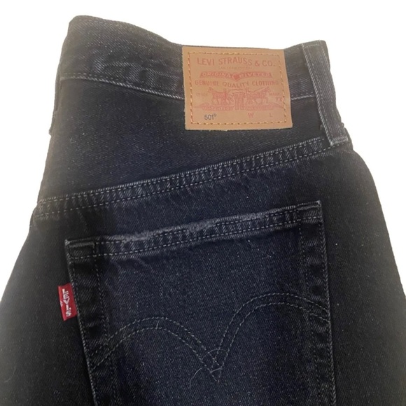 Levi’s Women’s Shorts 501 Black Denim Cutoffs Sz 28 Button Fly High Rise - Picture 4 of 10